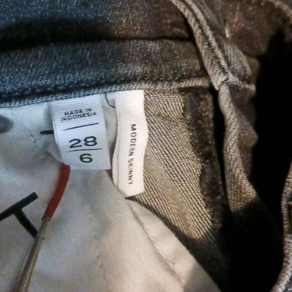 Ann Taylor LOFT, Modern Skinny Jeans in Faded Black, Size‎ 28/6 - Picture 10 of 12